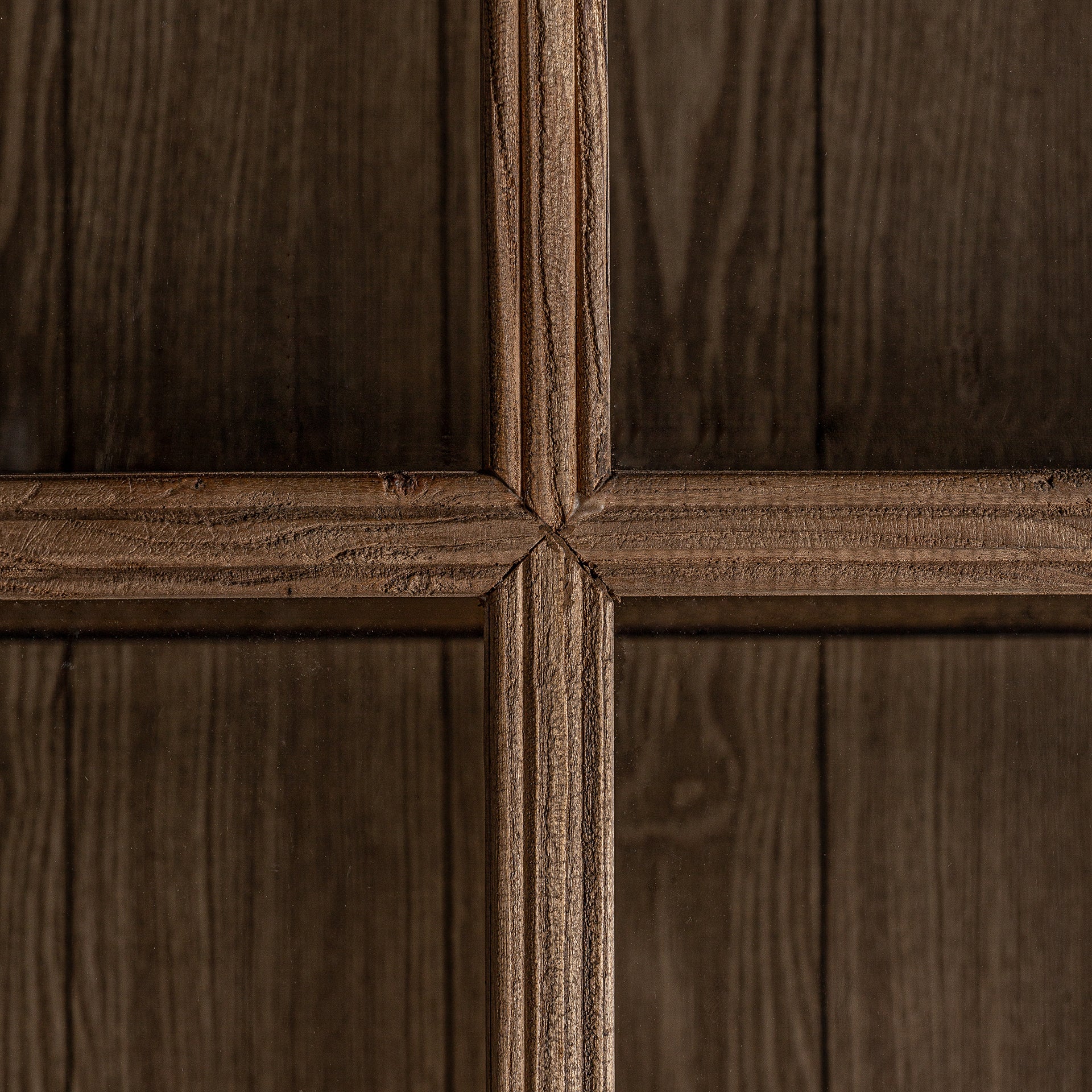 TARTU GLASS CABINET